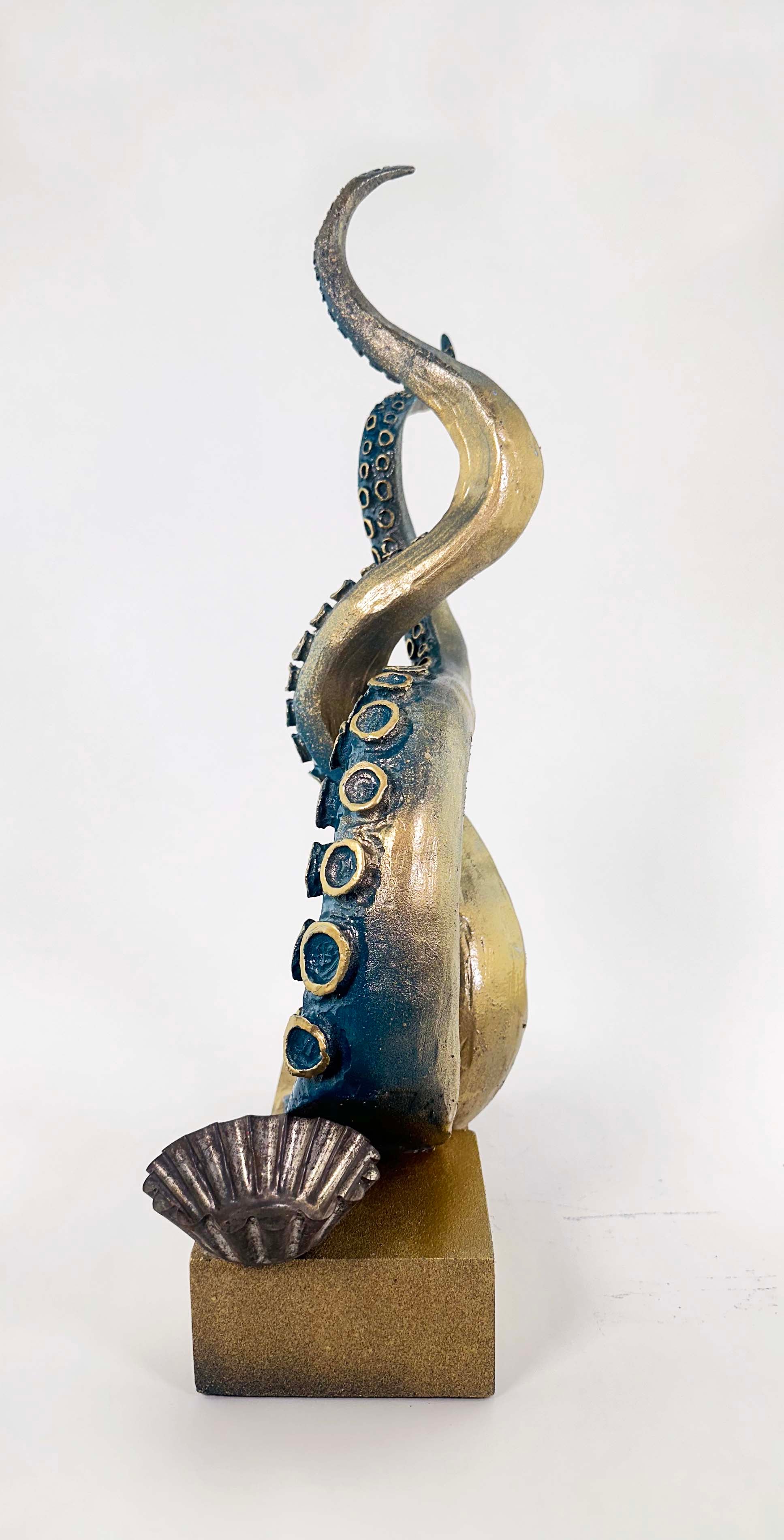 Octopus Tentacle Sculpture thumbnail 9